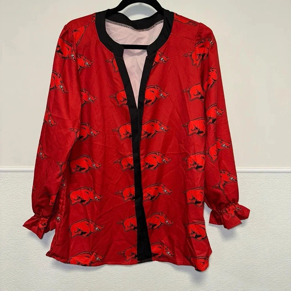 Unbranded Tops - Arkansas Razorbacks Women's Blouse XL Red Hog Print